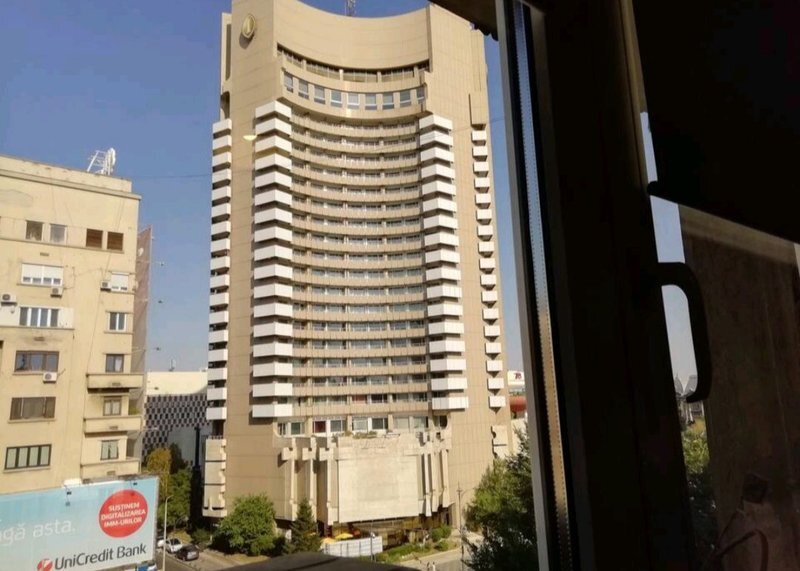 Ion Campineanu 1, vizavi Inter, ultracentral,